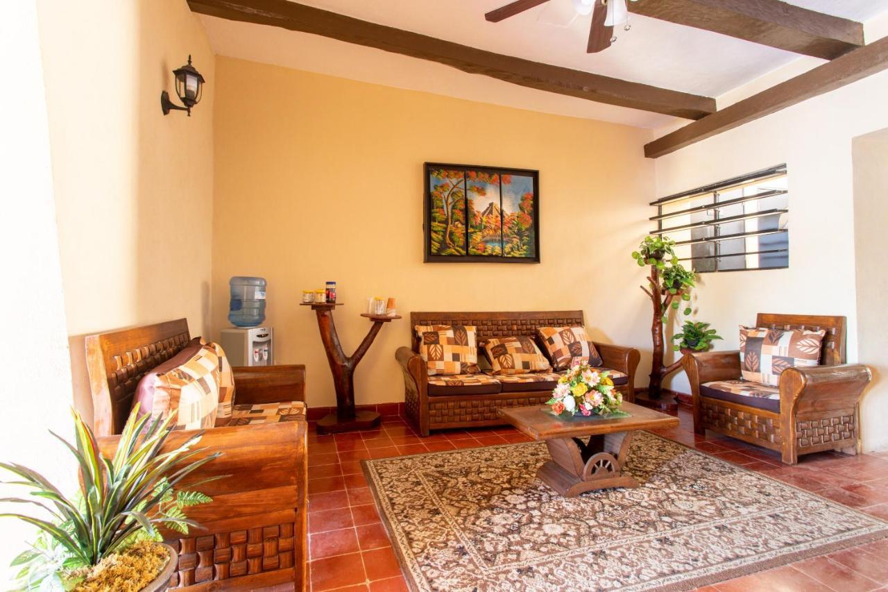 Hotel Casa Rico วัลลาโดลิด ภายนอก รูปภาพ