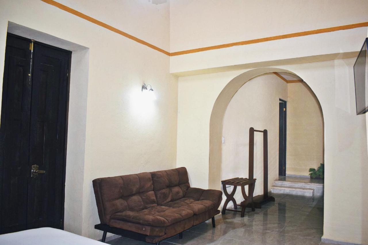 Hotel Casa Rico วัลลาโดลิด ภายนอก รูปภาพ
