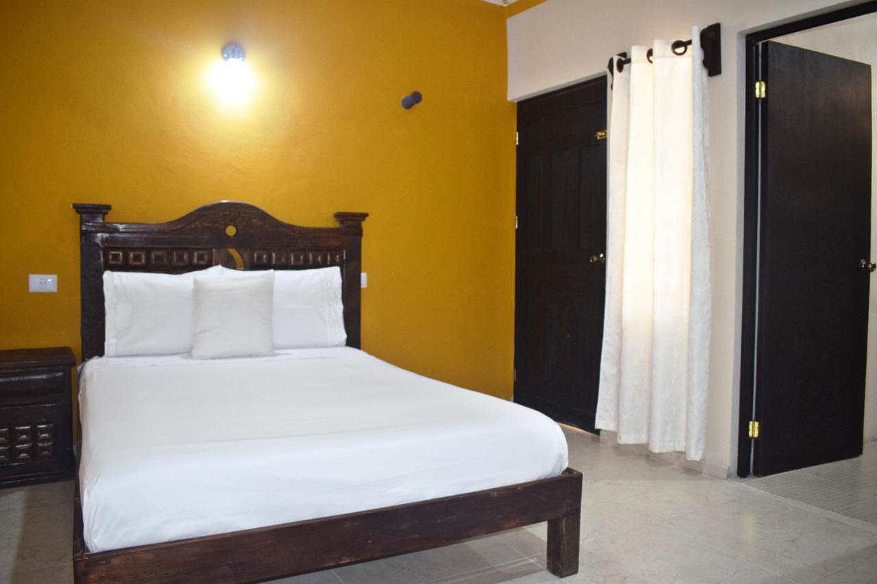 Hotel Casa Rico วัลลาโดลิด ภายนอก รูปภาพ