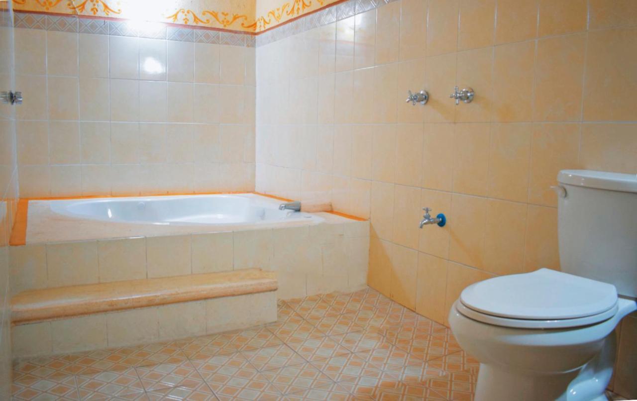 Hotel Casa Rico วัลลาโดลิด ภายนอก รูปภาพ