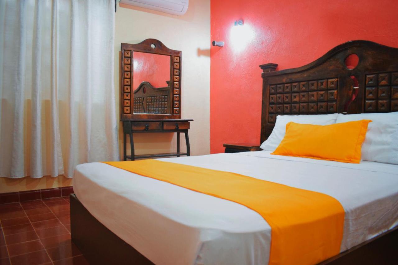 Hotel Casa Rico วัลลาโดลิด ภายนอก รูปภาพ