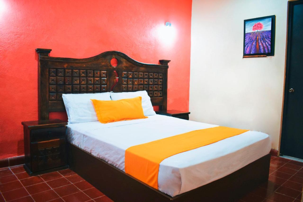 Hotel Casa Rico วัลลาโดลิด ภายนอก รูปภาพ